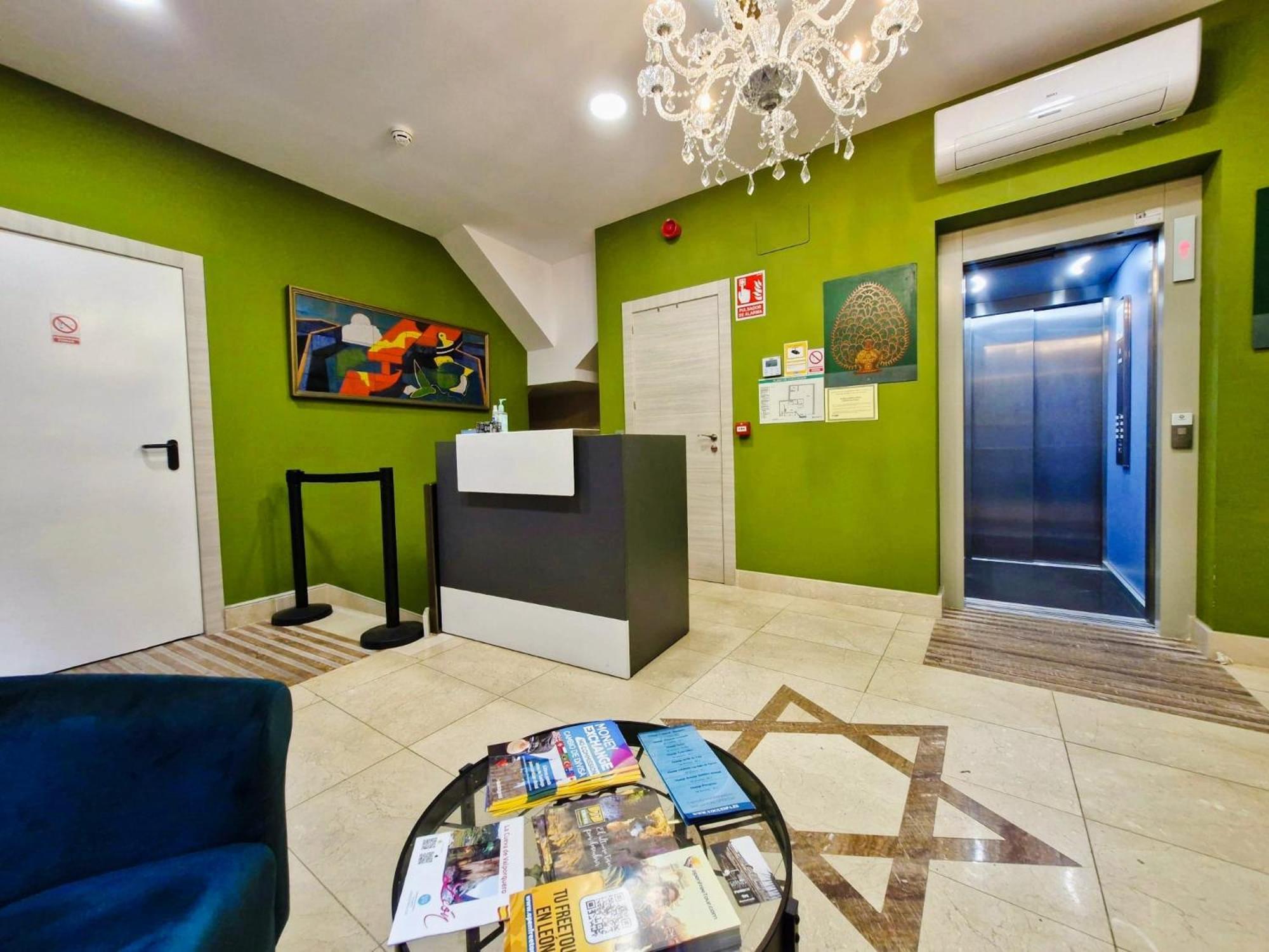 Feeling Home - Suites&Rooms レオン エクステリア 写真